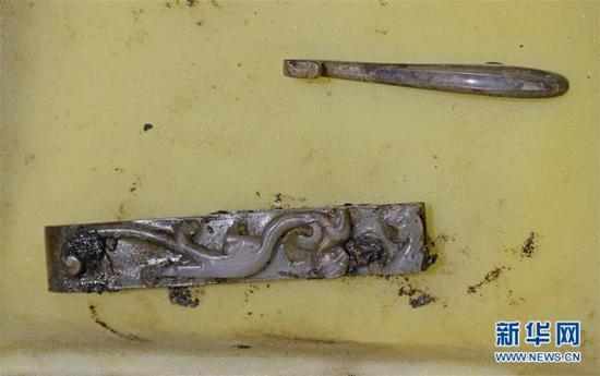 网上翡翠手镯海昏侯墓创汉墓考古史上之最 新发现三把金丝绕剑