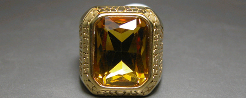 翡翠原石有几种料黄宝石属于什么宝石