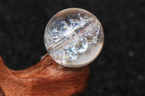 喜马拉雅水晶与普通白水晶的区别  第3张