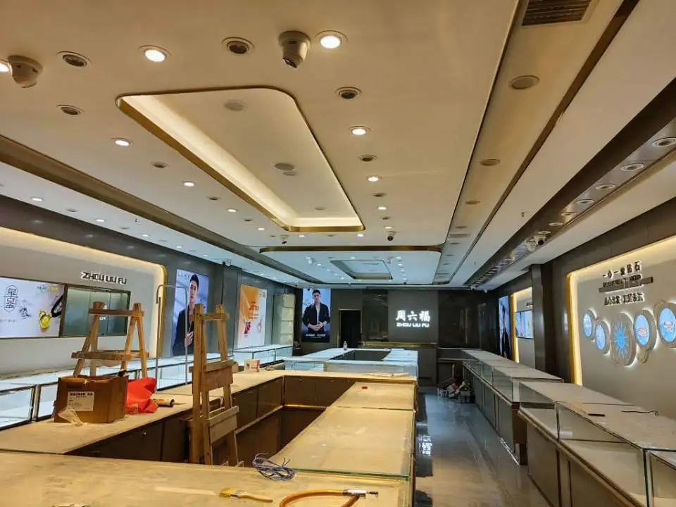 周六福(金汇路店)