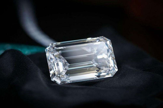 全球钻石珠宝产业链规模庞大 下游营收利润双高
