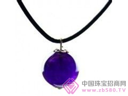 时尚紫水晶手链的佩戴方法