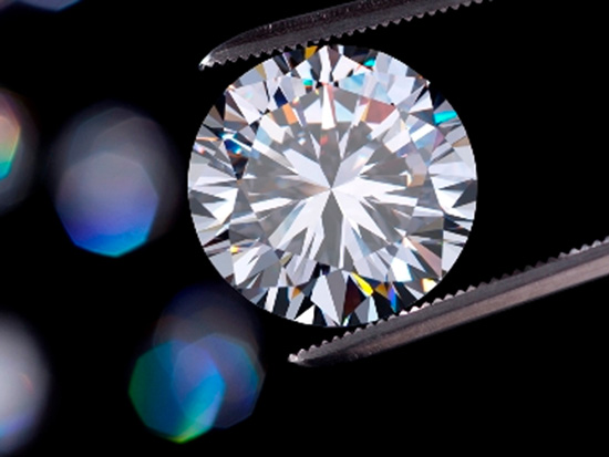 怎么鉴定高仿钻石，高仿钻石与真钻的区别