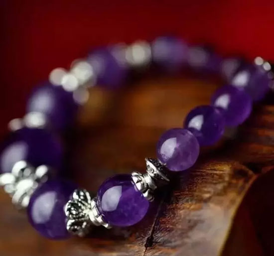 如何选购神秘梦幻的紫水晶手链！