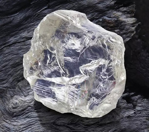 北美大宝石级钻石原石Diavik Foxfire在华盛顿展出