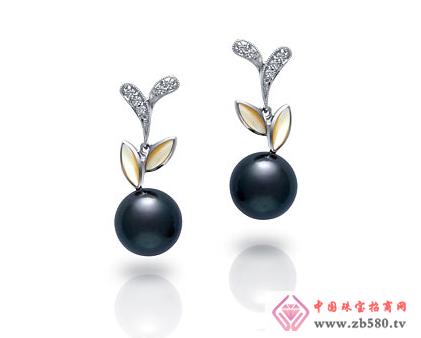 黑珍珠适合不同年龄段女性在各种场合佩戴