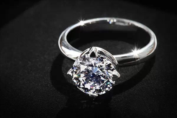 为什么钻石这样昂贵？