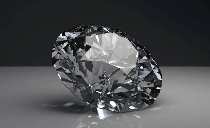 钻石也会碎吗？看似坚不可摧的钻石也需要小心呵护！