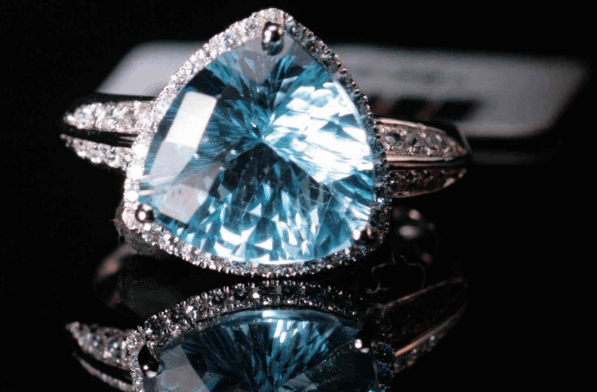 托帕石和蓝宝石的区别，托帕石和蓝宝石有什么不一样？