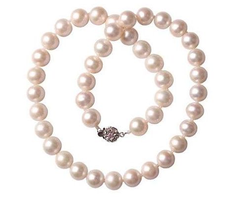 珍珠首饰的选择、佩戴和保养