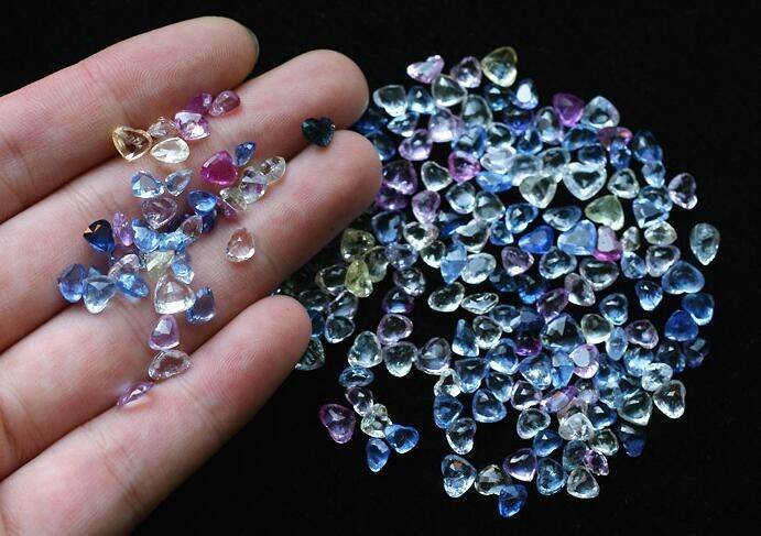 市面上的蓝宝石品种多种多样，哪一种蓝宝石性价比更高？