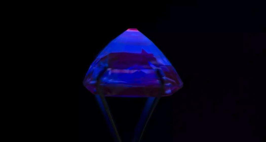 为什么要将红蓝宝石进行热处理？热处理对宝石起到什么样的作用？