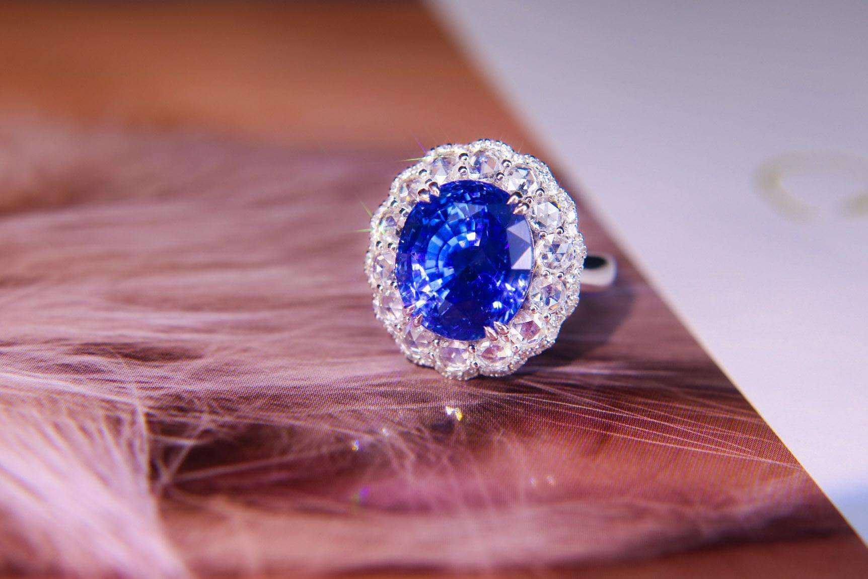 蓝宝石的历史传说居然如此迷人！选购蓝宝石要注意什么？