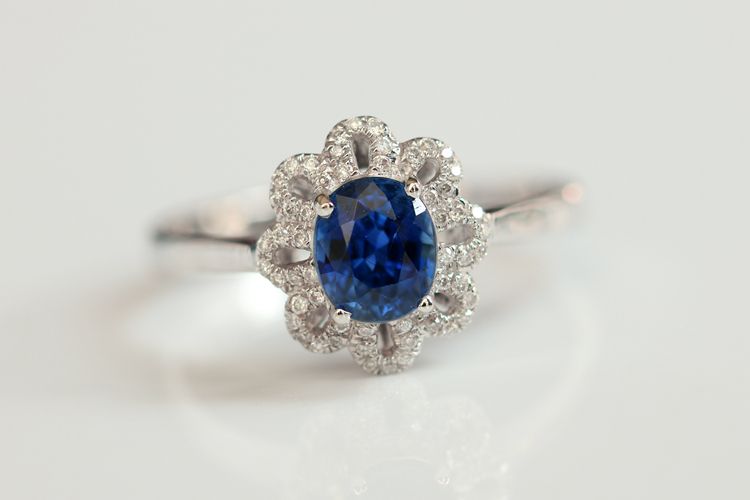 怎样的蓝宝石才算是高品质呢？判断蓝宝石品质高低的因素都有哪些？