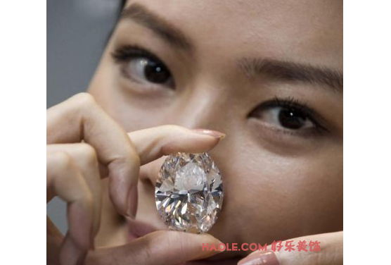 “完美”白色钻石亮相香港
