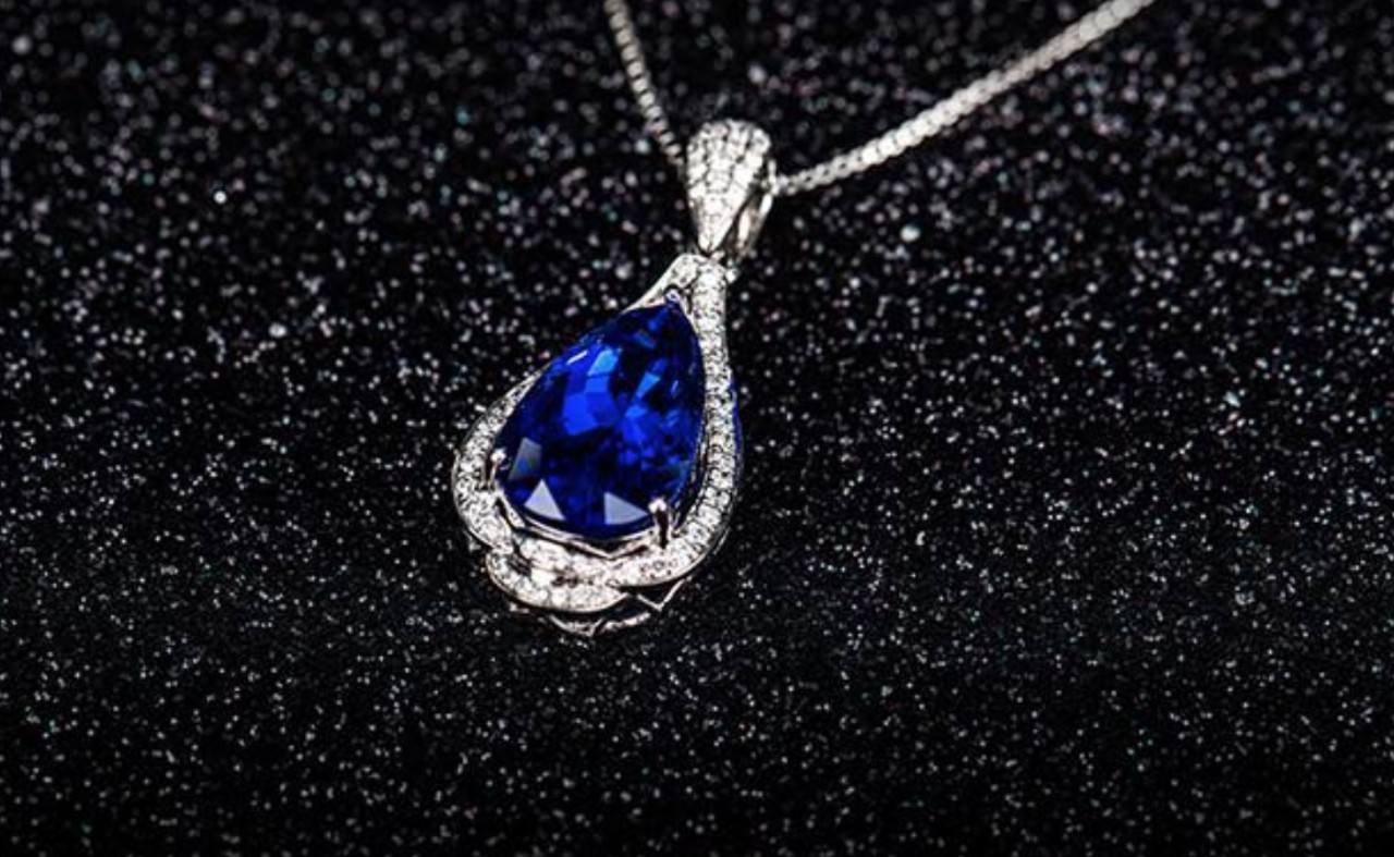 为什么现在蓝宝石越来越有收藏价值？投资一颗蓝宝石，需要注意些什么呢？