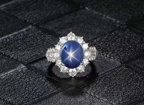 全世界最大星光蓝宝石亮相泰州