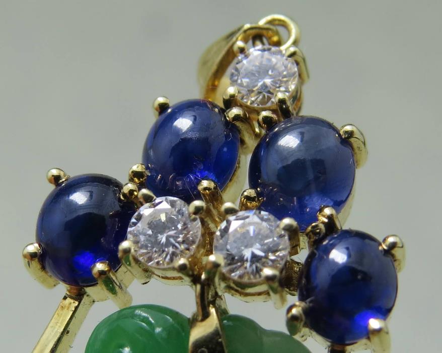 为什么比起蓝宝石，中国人更喜欢翡翠？蓝宝石的收藏价值真的不如翡翠吗？