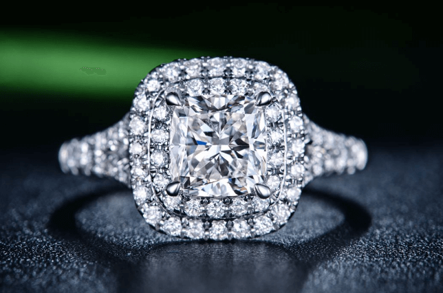 公主方钻石如何挑选？它是欧美市场的最受欢迎的异形钻！
