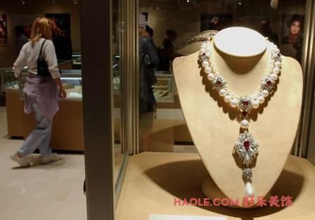 漫游者珍珠:世界最大最对称梨形珍珠之一