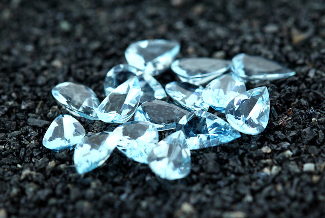 海蓝宝石——三月的诞生石