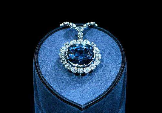 简介世界上最昂贵的十二颗钻石