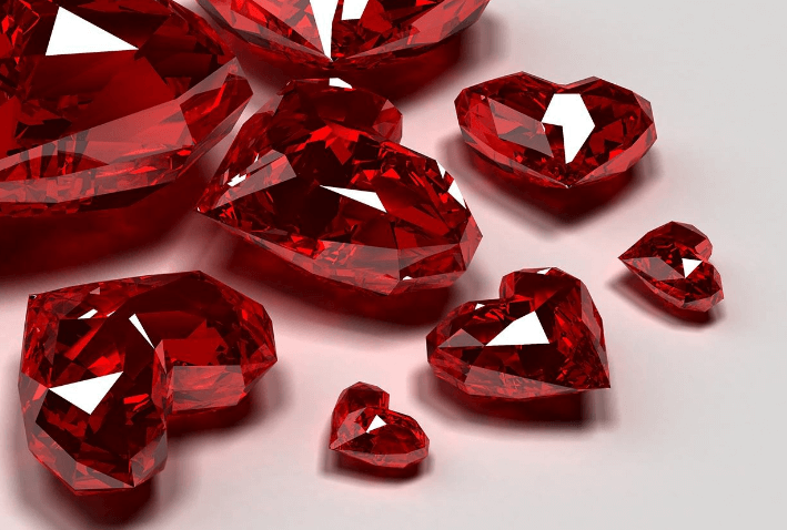 红宝石和钻石价格哪个贵？评价标准不同答案也不同