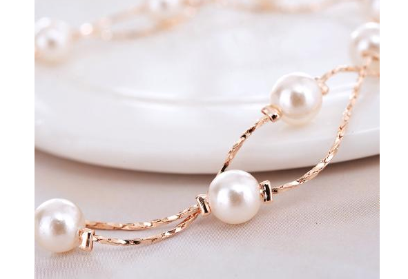 “圆色大润”这四个因素对珍珠的价格影响很大