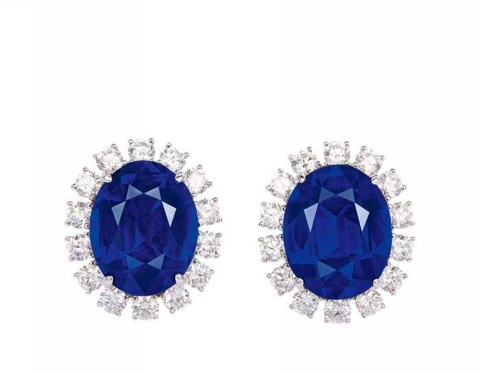 蓝宝石和翡翠哪个更值得我们收藏？它们各自有着什么样的魅力？