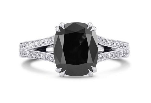 黑色钻石价格如何？分享关于黑色钻石的传说-第2张图片-冰筹网