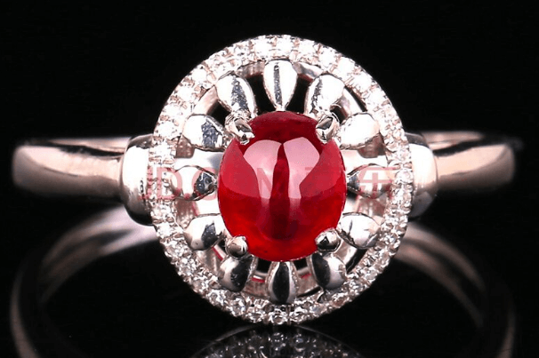 红宝石饰品款式众多，1克拉红宝石戒指多少钱？