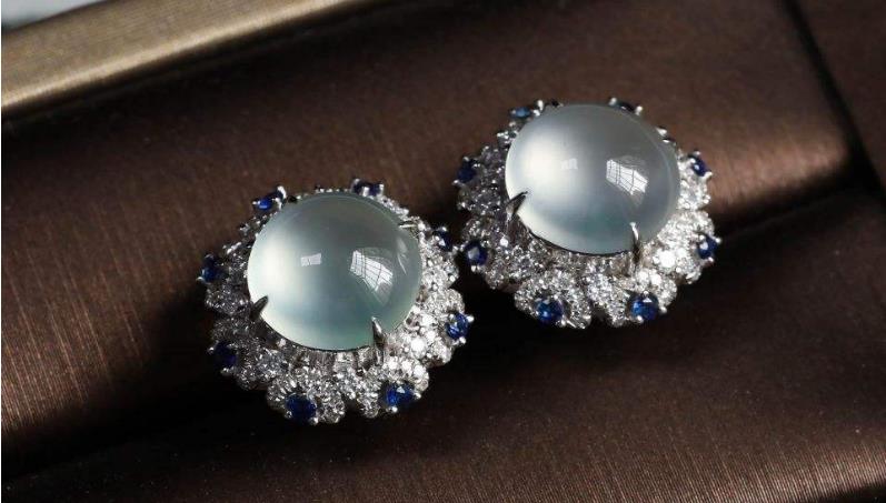 缅甸白色蓝宝石价格如何？白色蓝宝石值得我们收藏吗？