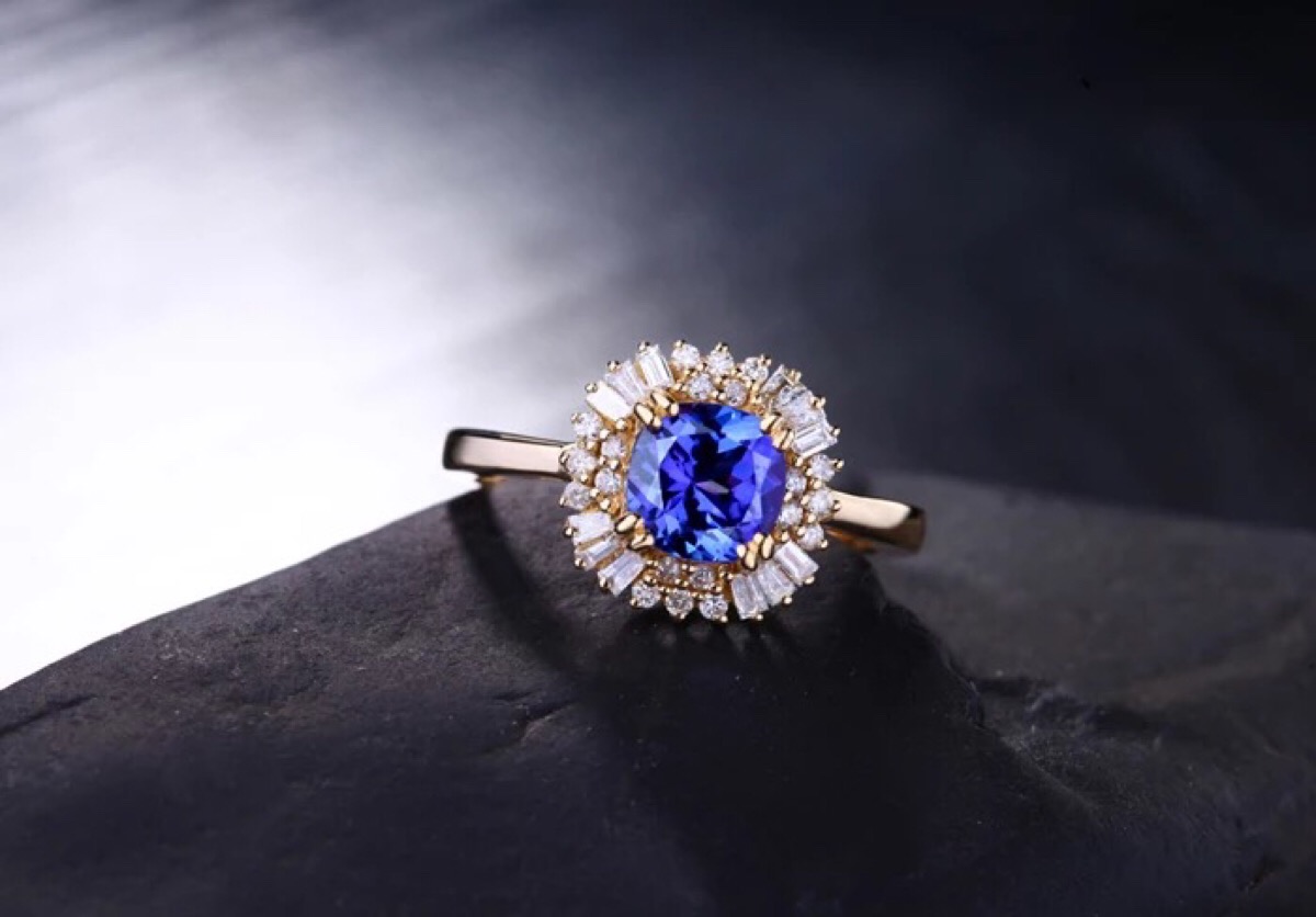 怎样了解坦桑蓝宝石裸石价格？坦桑蓝宝石是蓝宝石吗？