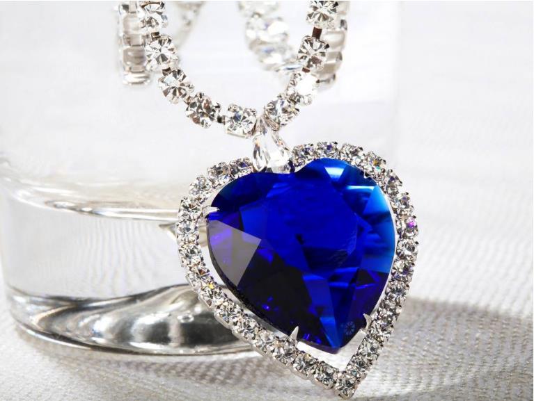 紫金和蓝宝石究竟有多配？紫金蓝宝石做成的戒指能让你心动吗？