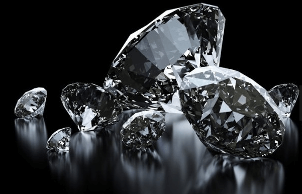 一克拉钻石价格多少？除了钻石的大小还需要注意哪些？