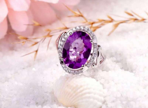 能平衡爱情关系的水晶--紫水晶