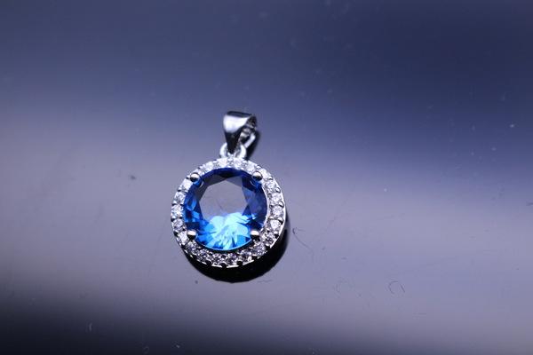 市面上的蓝宝石品种多种多样，哪一种蓝宝石性价比更高？